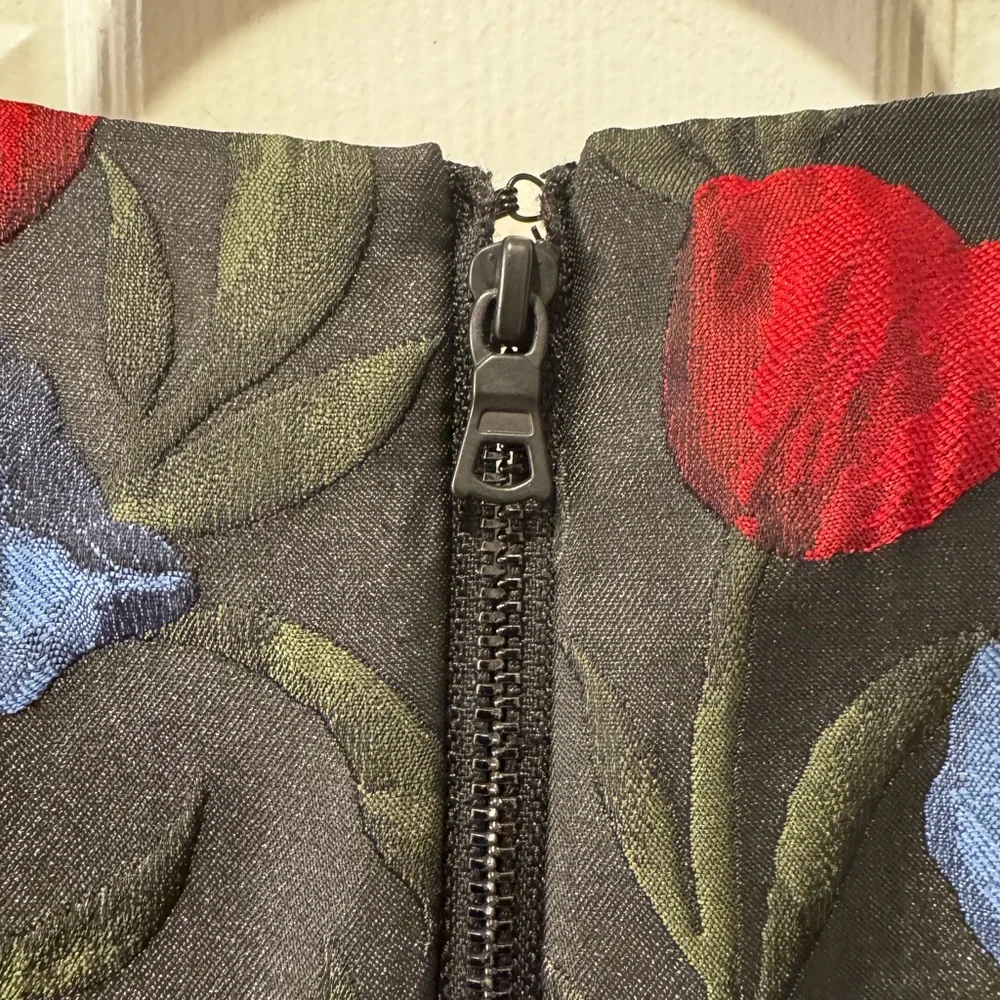 Alice + Olivia Black Floral Jacquard Babydoll Dress with Red & Blue Tulips - Picture 7 of 11